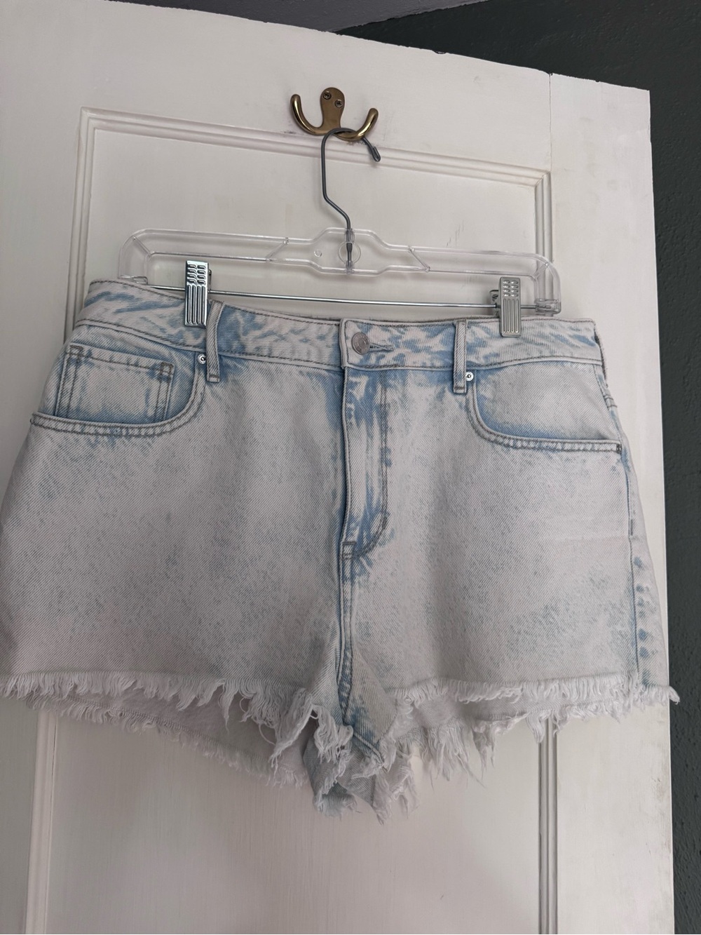 PacSun High Rise Festival Frayed Bottom Denim Shorts, Light wash, Size 30